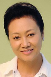 杨东母（王丽云饰演）