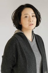 徐慧中（陈小艺饰演）