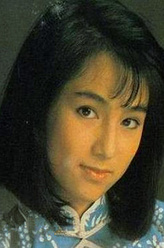 波波（何美婷饰演）
