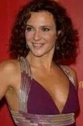 Valeria Cavalli（Valeria Cavalli饰演）