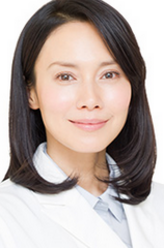 橘雅（中谷美纪饰演）